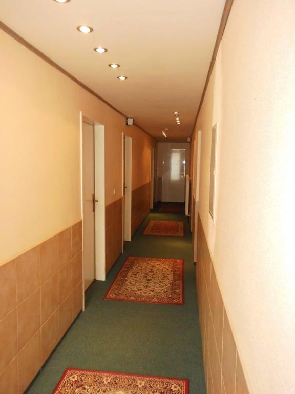 Hotel Garni Am Heuberg Ешвеге Екстериор снимка