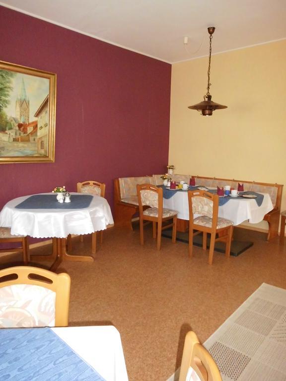 Hotel Garni Am Heuberg Ешвеге Екстериор снимка